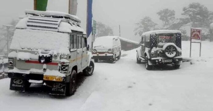 Weather Darjeeling: তুষারে ঢাকলো দার্জিলিং এর বিভিন্ন এলাকা